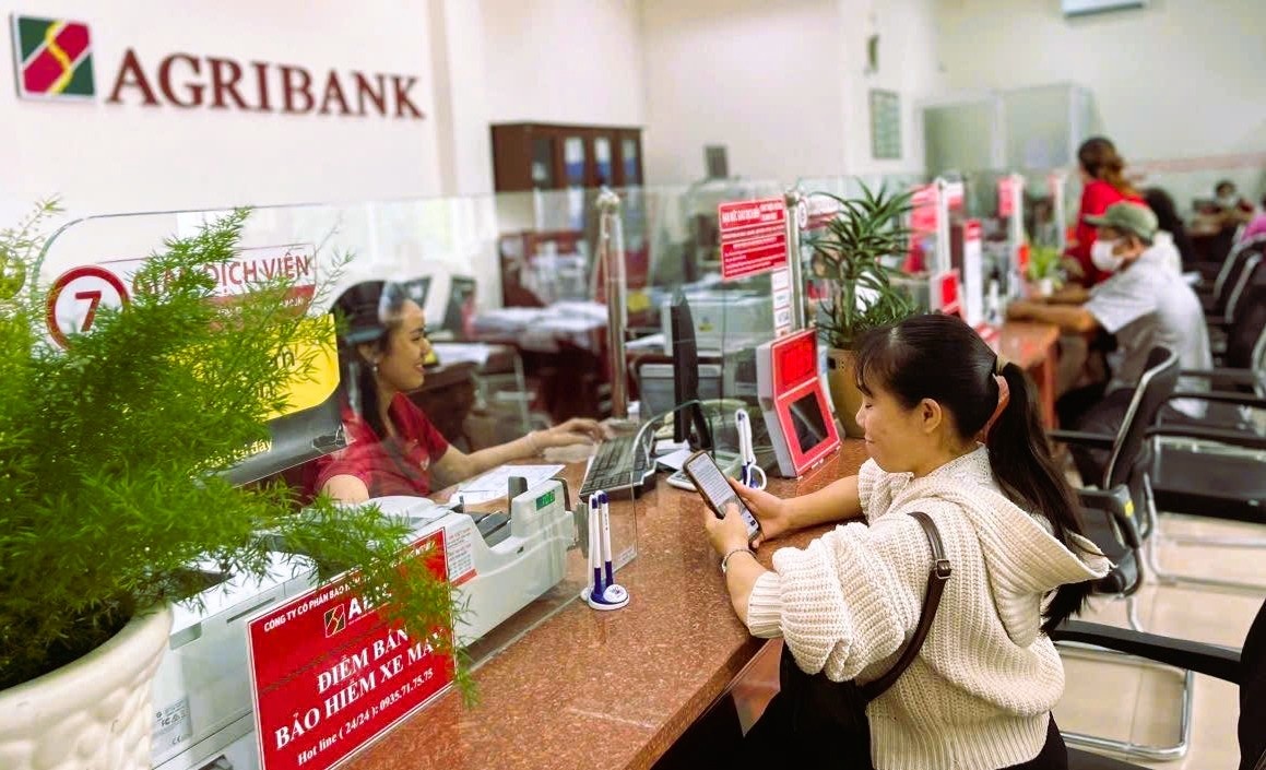 triển thanh toán không dùng tiền mặt và thúc đẩy chuyển đổi số toàn diện ở địa phương.