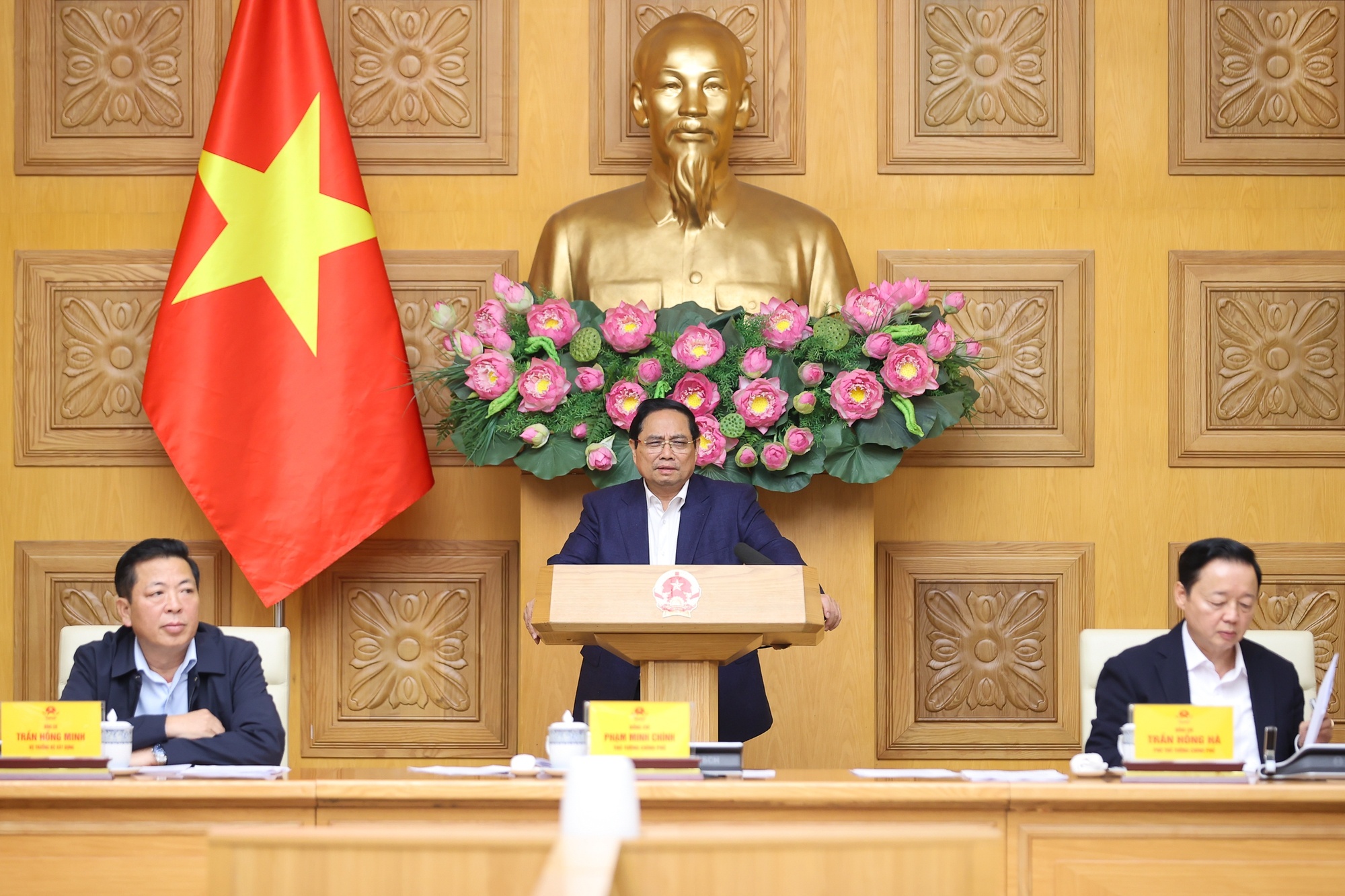 Thủ tướng cơ bản đồng tình với các báo cáo, ý kiến và khái quát 3 kết quả nổi bật trong năm 2025 và giai đoạn 2021-2025 - Ảnh: VGP/Nhật Bắc