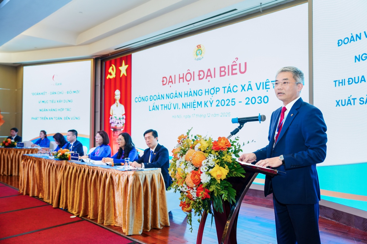 Đồng chí Nguyễn Quốc Cường - Bí thư Đảng ủy, Chủ tịch Hội đồng quản trị Co-opBank phát biểu tại Hội nghị Đồng chí Nguyễn Quốc Cường - Bí thư Đảng ủy, Chủ tịch Hội đồng quản trị Co-opBank phát biểu tại Hội nghị