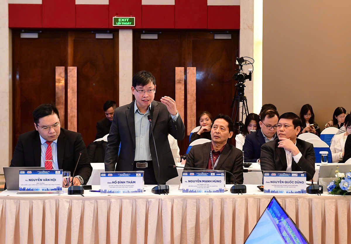 Các diễn giả tham gia diễn đàn Các diễn giả tham gia diễn đàn