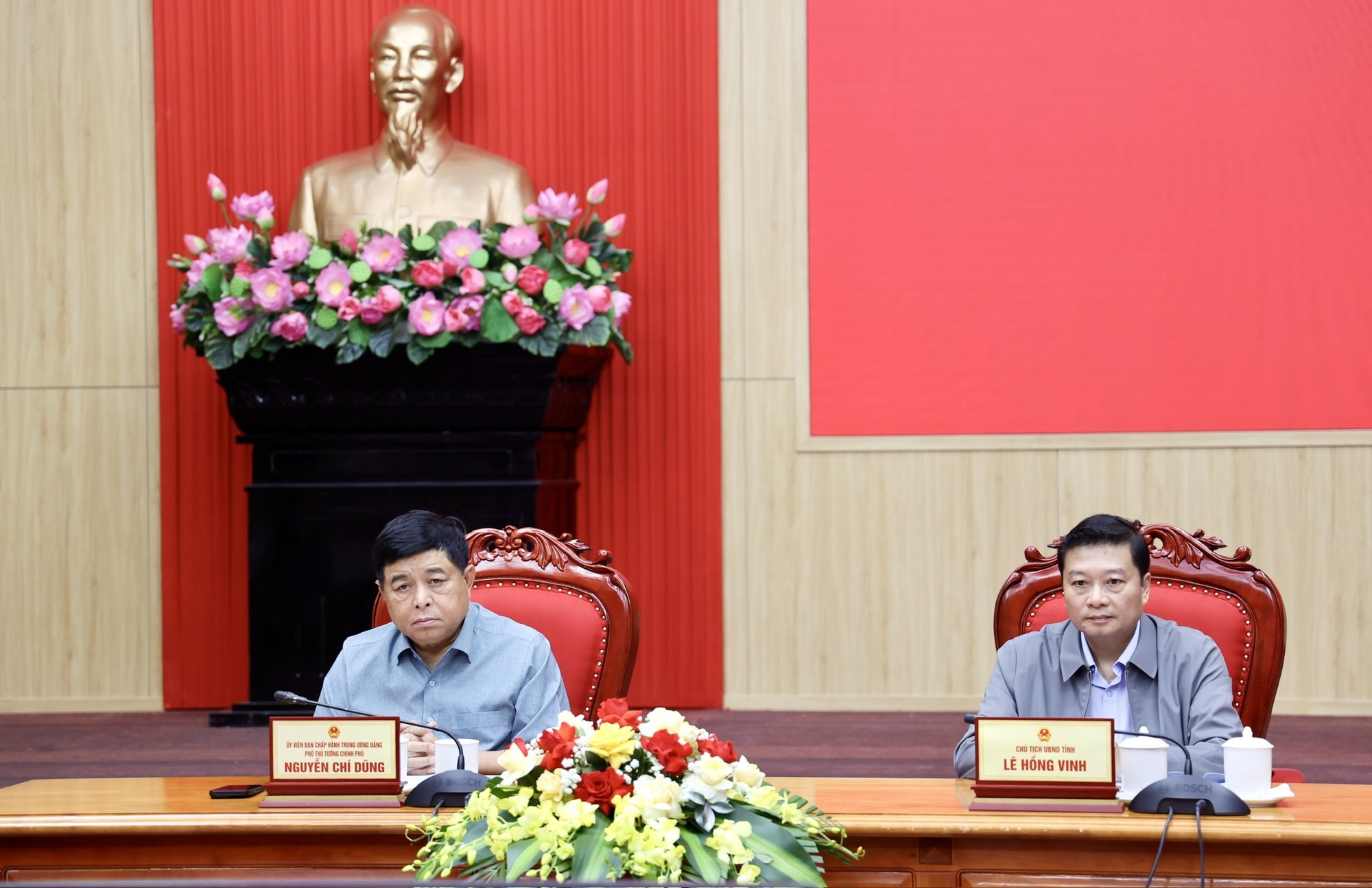 Phó Thủ tướng Chính phủ Nguyễn Chí Dũng dự Hội nghị tại đầu cầu Quảng Trị. Ảnh: VGP/Thu Sa