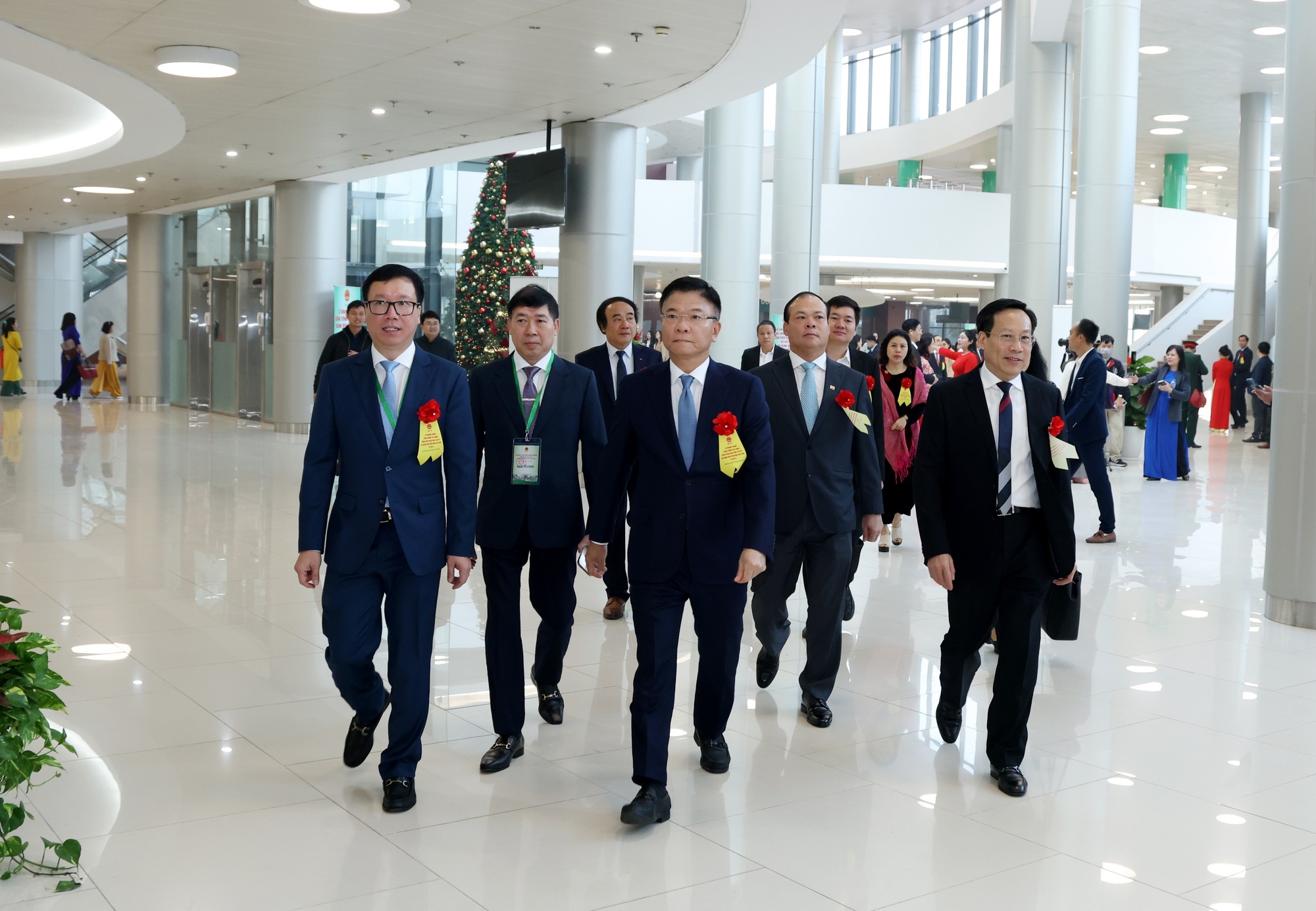 Phó Thủ tướng Lê Thành Long dự khánh thành công trình xây dựng Bệnh viện Bạch Mai và Việt Đức cơ sở 2 - Ảnh: VGP/Đức Tuân