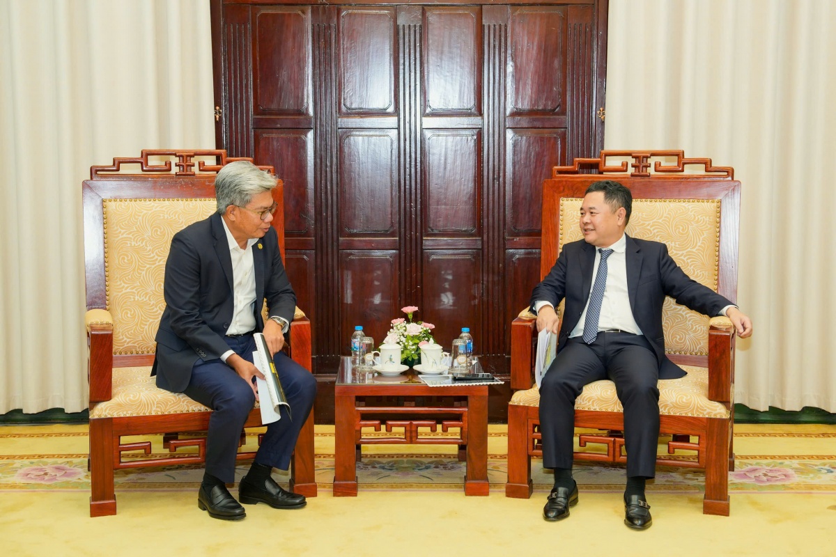 Phó Thống đốc Nguyễn Ngọc Cảnh tiếp xã giao Chủ tịch kiêm Tổng Giám đốc Tập đoàn Maybank