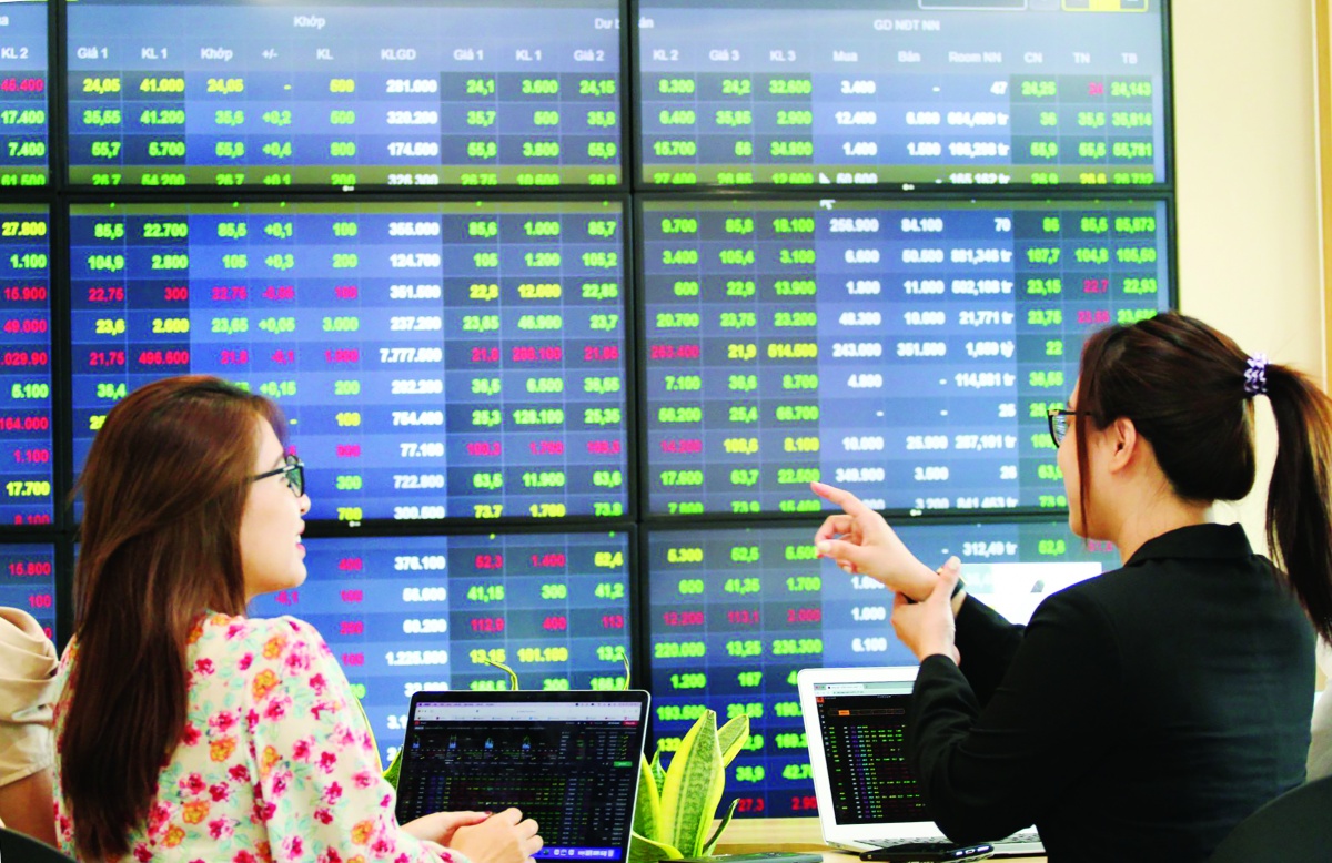 Thị trường chứng khoán Việt Nam trong năm 2025 vẫn giữ vững xu hướng tăng trưởng tích cực so với nhiều thị trường trong khu vực