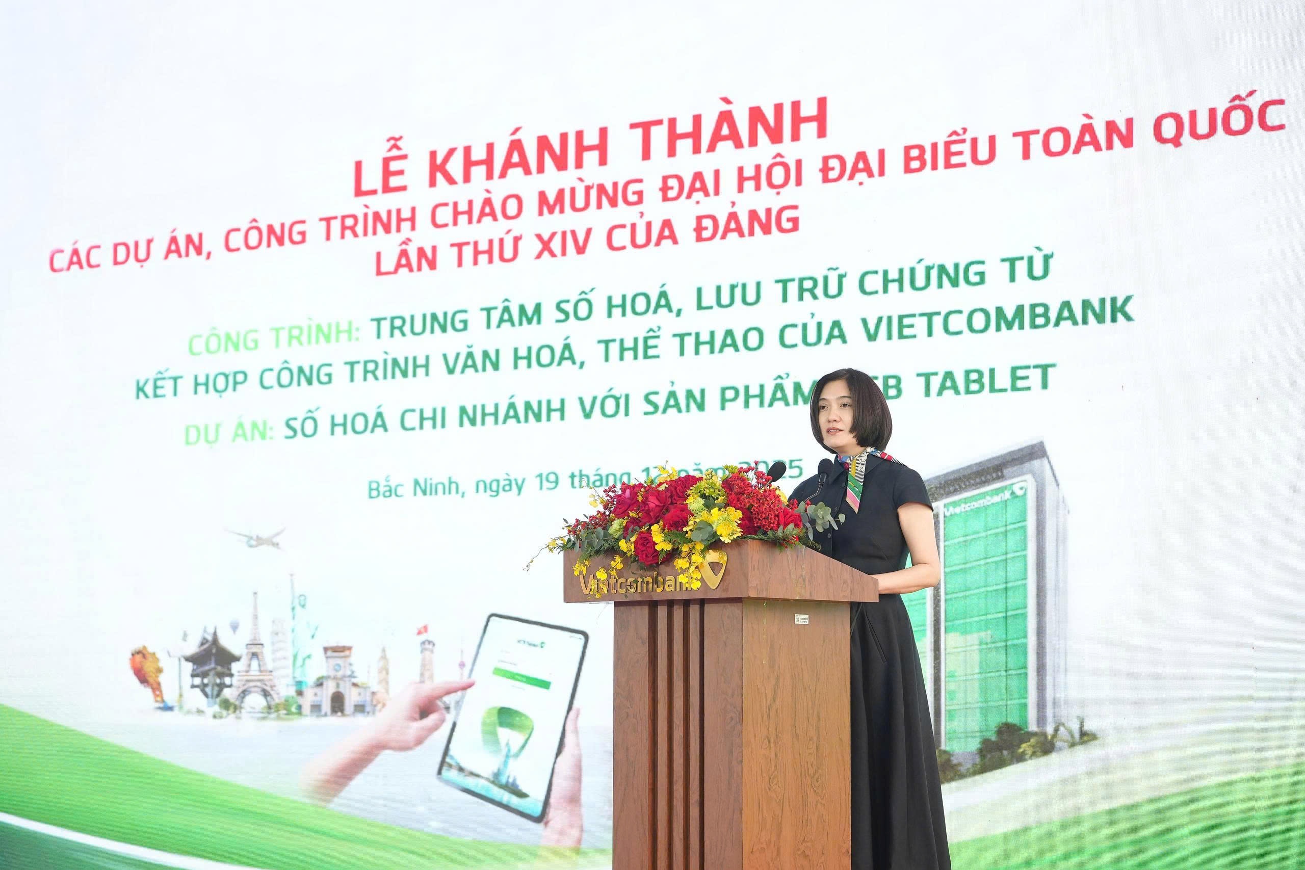 Vietcombank tiên phong chuyển đổi số, phát triển bền vững, vì con người