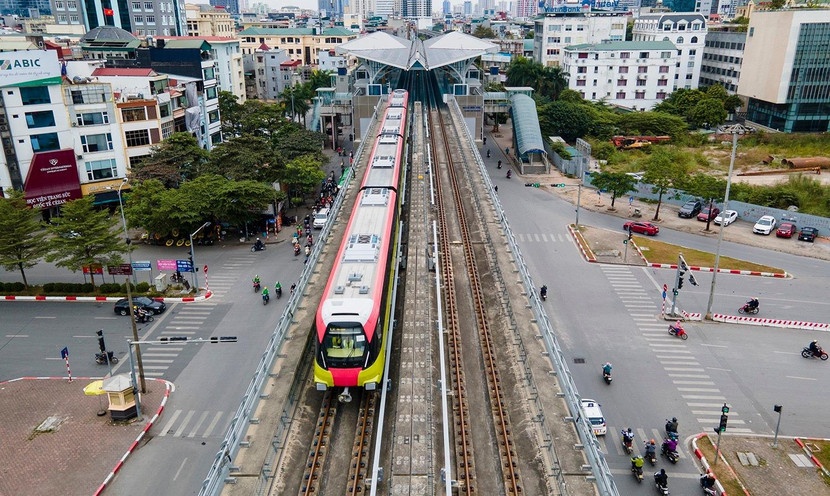 Dự án metro Văn Cao- Hoà Lạc đi ngầm từ Văn Cao đến Trung tâm Hội nghị quốc gia sau đó đi trên mặt đất dại tải phân cách giữa Đại lộ Thăng Long Dự án metro Văn Cao- Hoà Lạc đi ngầm từ Văn Cao đến Trung tâm Hội nghị quốc gia sau đó đi trên mặt đất dại tải phân cách giữa Đại lộ Thăng Long