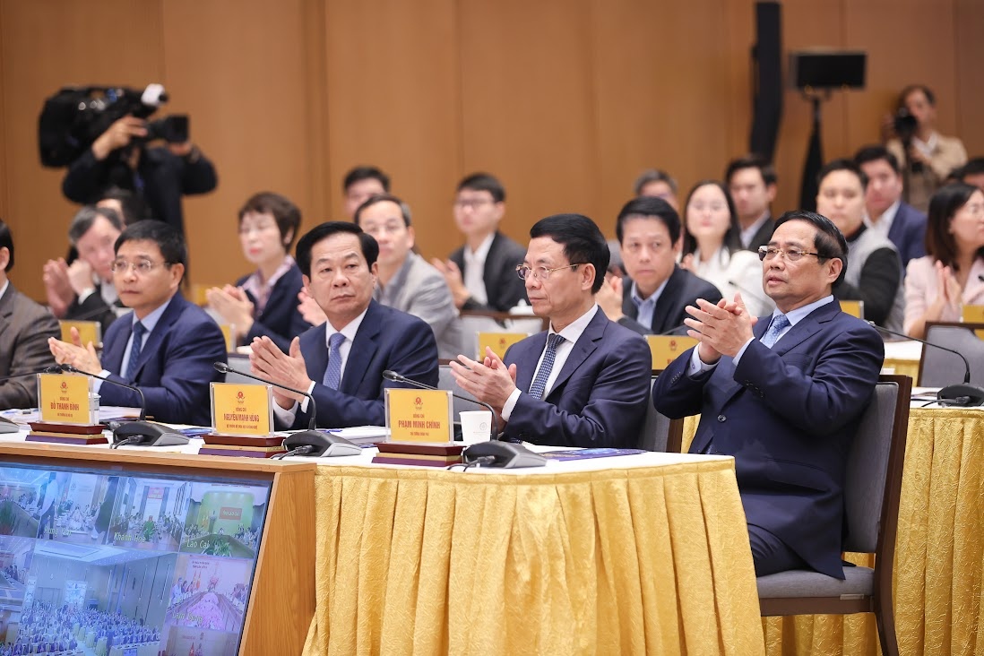 Thủ tướng và lãnh đạo các bộ, ngành dự Diễn đàn - Ảnh: VGP/Nhật Bắc