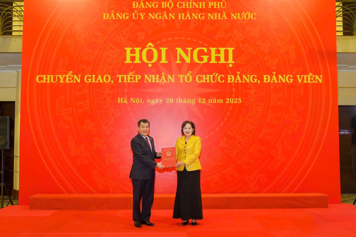Bàn giao, tiếp nhận đảng bộ các ngân hàng, tổ chức thuộc Đảng bộ Chính phủ về Đảng bộ NHNN