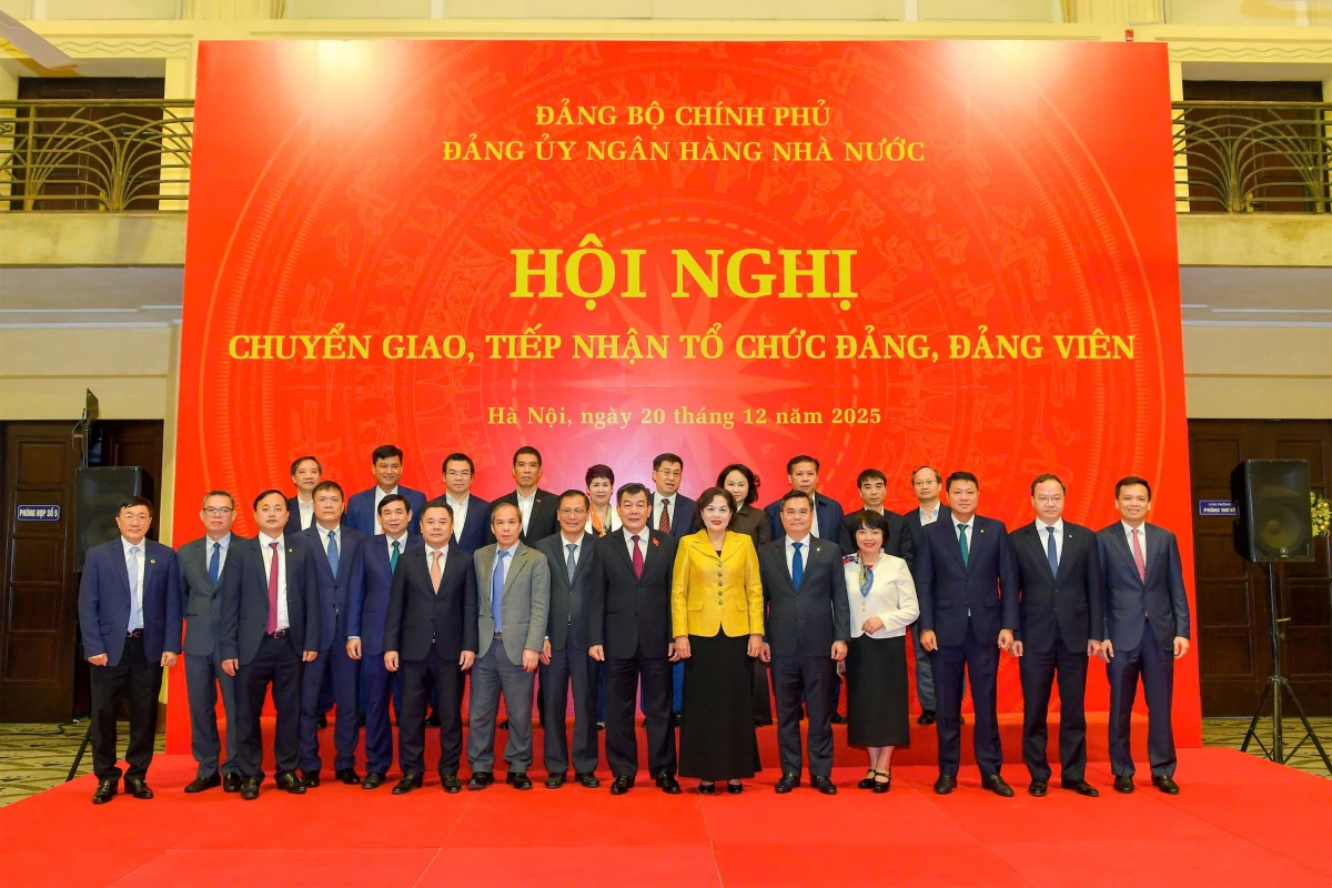 Bàn giao, tiếp nhận đảng bộ các ngân hàng, tổ chức thuộc Đảng bộ Chính phủ về Đảng bộ NHNN