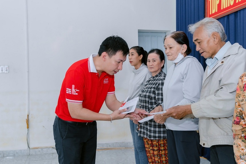 Generali Việt Nam đã phối hợp chặt chẽ với Ủy ban Mặt trận Tổ quốc tại từng địa phương, bảo đảm việc trao tặng diễn ra minh bạch, kịp thời và đúng nhu cầu thực tế của từng hộ dân