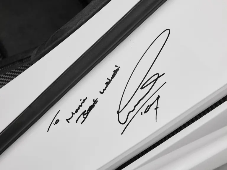 McLaren F1 1994: siêu xe 554 tỷ đồng mang chữ ký các nhà vô địch F1