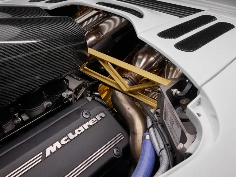 McLaren F1 1994: siêu xe 554 tỷ đồng mang chữ ký các nhà vô địch F1