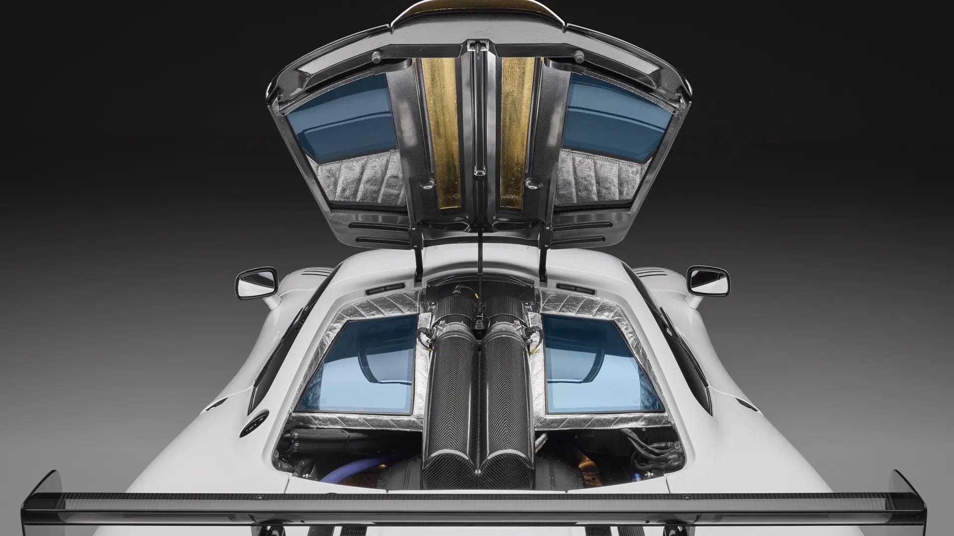 McLaren F1 1994: siêu xe 554 tỷ đồng mang chữ ký các nhà vô địch F1