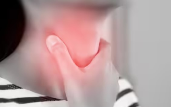 Những nguyên nhân phổ biến gây đau họng