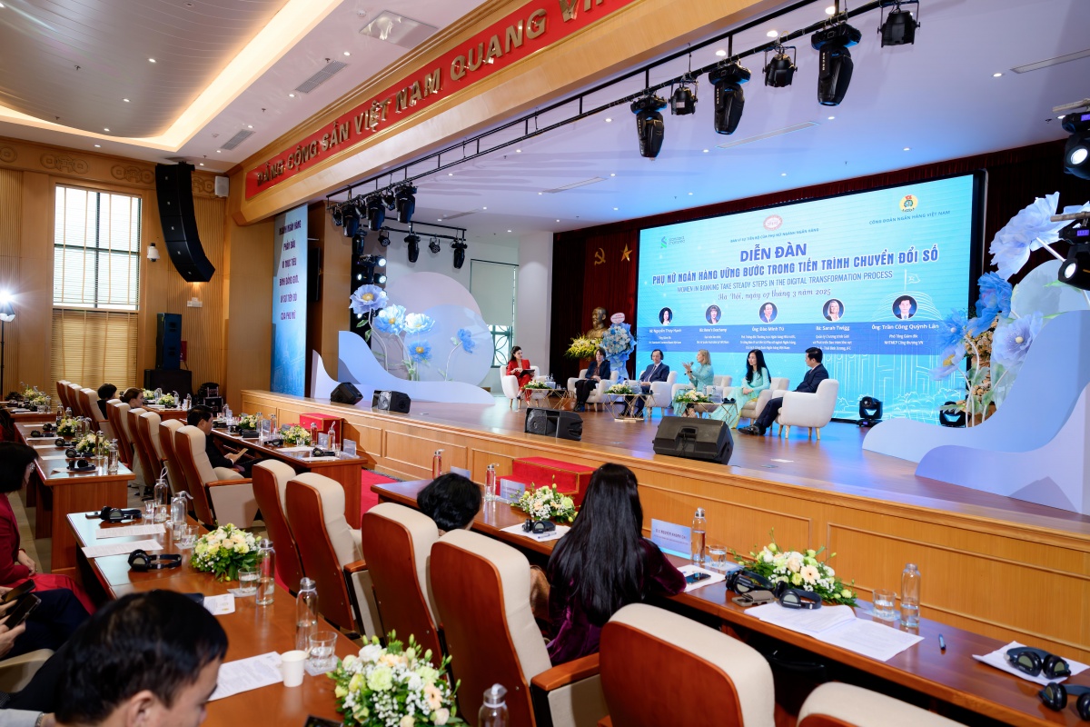 Công đoàn NHVN phối hợp tổ chức Hội thảo Phụ nữ ngân hàng hội nhập cùng quá trình chuyển đổi số, 3/2025 - Sự kiện với các nội dung thiết thực thể hiện sự quan tâm sâu sắc của lãnh đạo ngành Ngân hàng đối với lực lượng lao động nữ, giúp chị em có góc nhìn toàn diện ở tầm quốc gia và quốc tế về chuyển đổi số, bình đẳng giới và vai trò của phụ nữ ngân hàng trong quá trình chuyển đổi số.