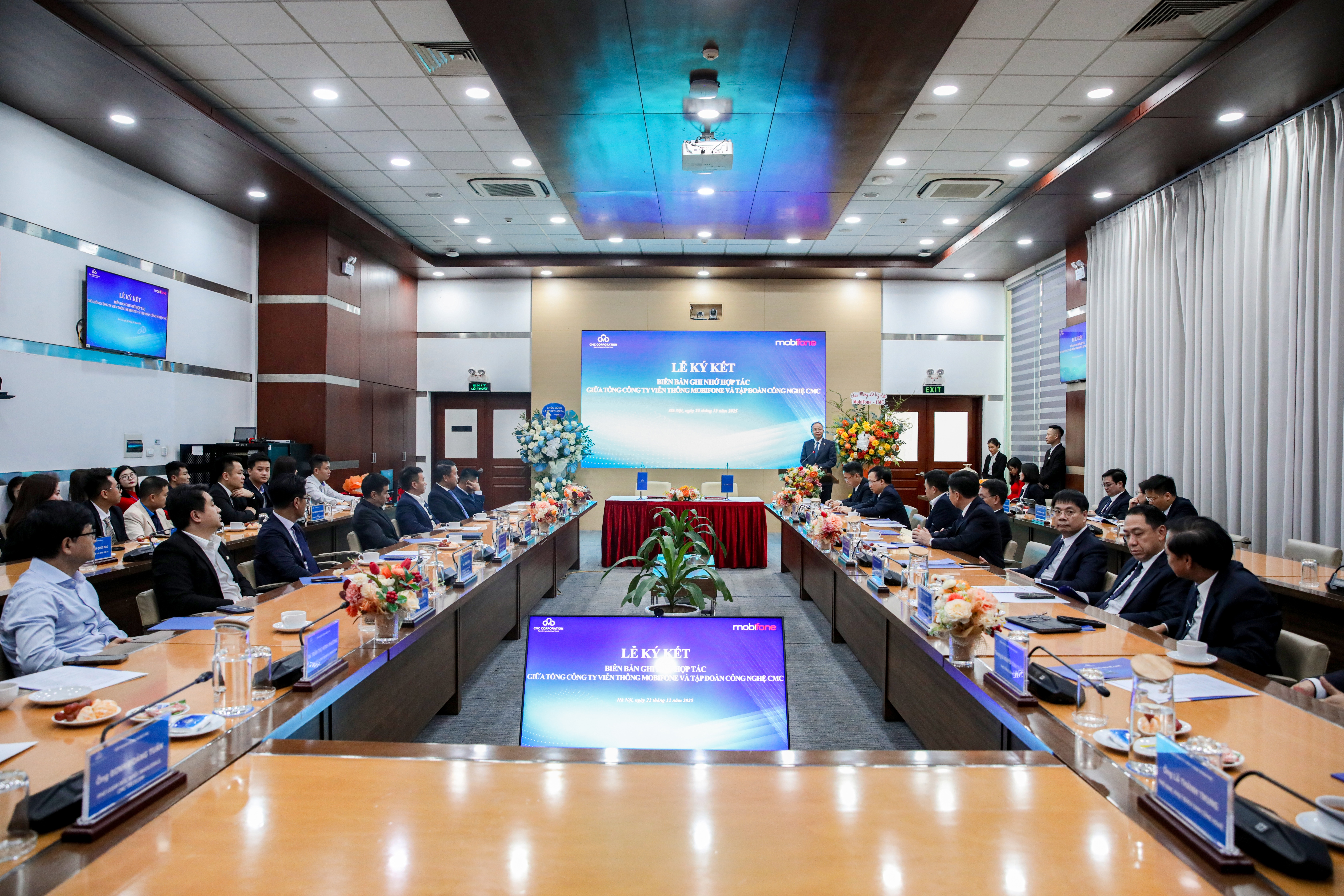 Toàn cảnh Lễ ký kết Thỏa thuận Hợp tác chiến lược MobiFone–CMC