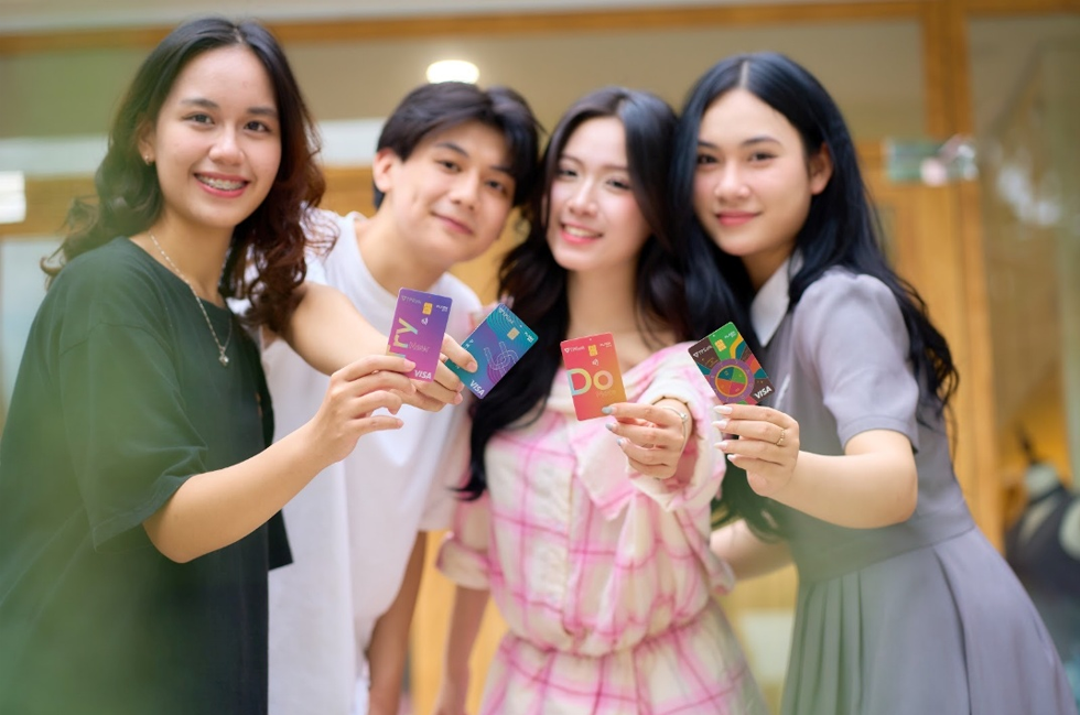 Sở hữu thẻ ghi nợ hoặc thẻ tín dụng quốc tế TPBank, khách hàng có thể dễ dàng săn ưu đãi di chuyển từ gần đến xa