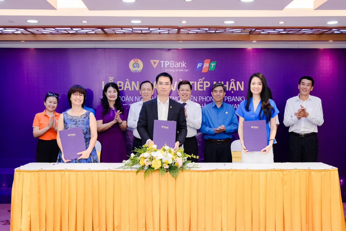 Công đoàn NHVN tiếp nhận Công đoàn TPBank về sinh hoạt trực thuộc Công đoàn NHVN tiếp nhận Công đoàn TPBank về sinh hoạt trực thuộc