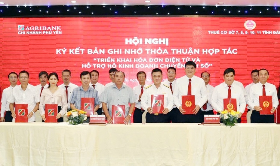 Hỗ trợ hộ kinh doanh chuyển đổi số, Agribank Phú Yên đồng hành cùng ngành Thuế Đắk Lắk Hỗ trợ hộ kinh doanh chuyển đổi số, Agribank Phú Yên đồng hành cùng ngành Thuế Đắk Lắk
