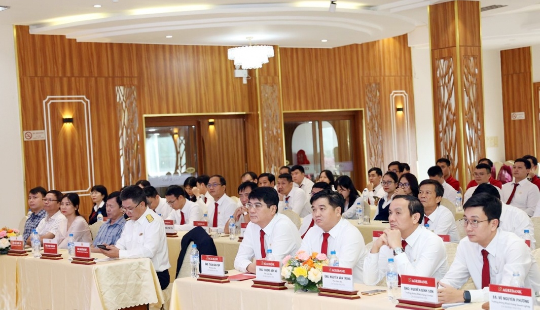Hỗ trợ hộ kinh doanh chuyển đổi số, Agribank Phú Yên đồng hành cùng ngành Thuế Đắk Lắk Hỗ trợ hộ kinh doanh chuyển đổi số, Agribank Phú Yên đồng hành cùng ngành Thuế Đắk Lắk
