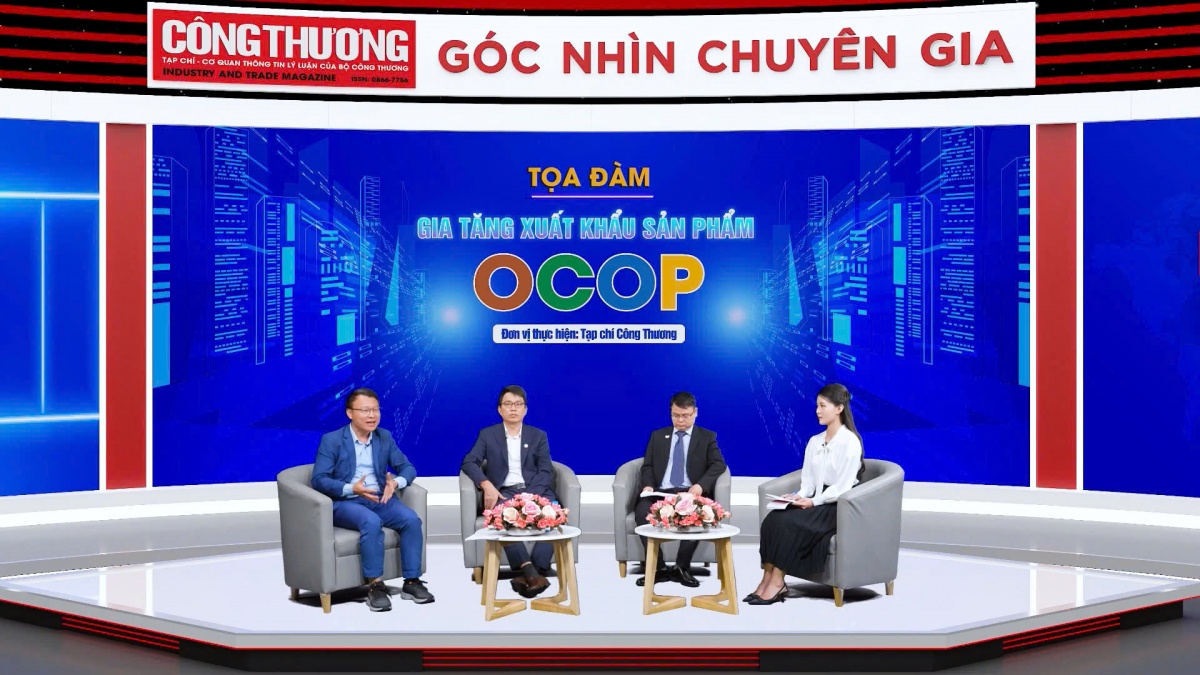 Các diễn giả tham gia trao đổi tại tọa đàm