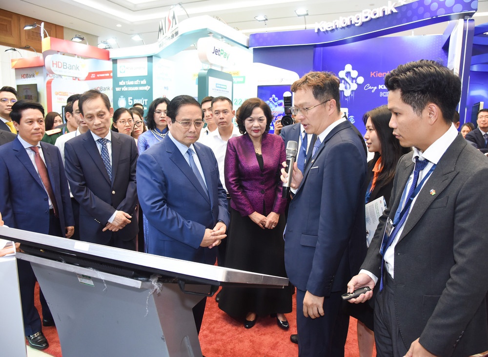 Ngành Ngân hàng tiếp tục là trụ cột vững chắc của nền kinh tế Ngành Ngân hàng tiếp tục là trụ cột vững chắc của nền kinh tế