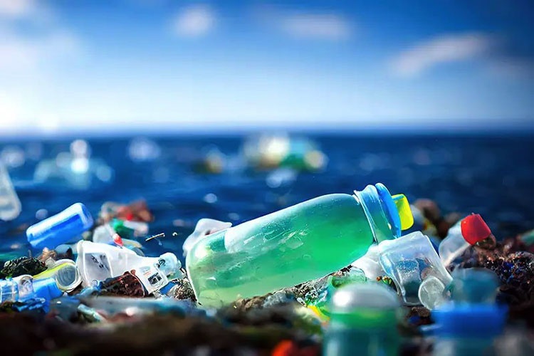 quản lý rác thải nổi không chỉ là vấn đề kỹ thuật hay môi trường, mà còn gắn chặt với các yếu tố thể chế, tài chính và tổ chức vận hành dài hạn