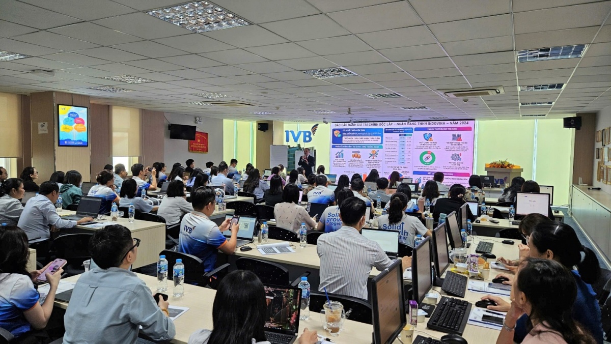 Cán bộ nhân viên IVB trong khóa đào tạo nội bộ: sử dụng trí tuệ (AI) trong văn phòng Cán bộ nhân viên IVB trong khóa đào tạo nội bộ: sử dụng trí tuệ (AI) trong văn phòng