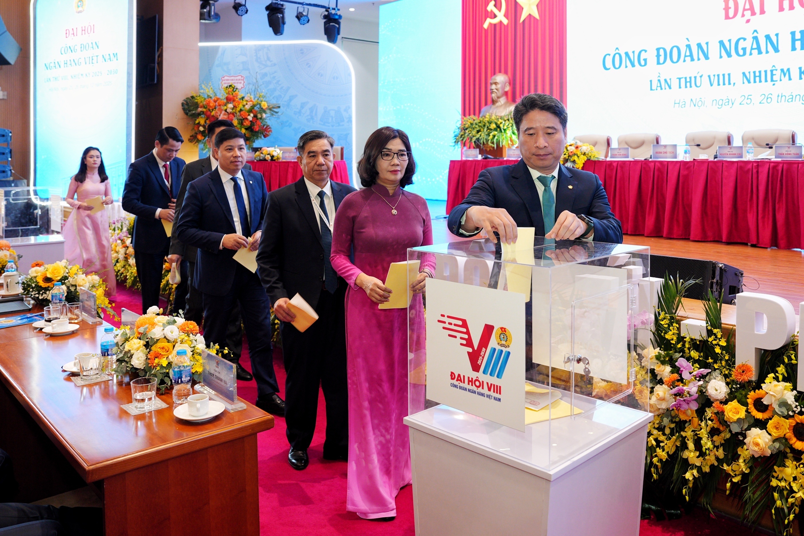 Công đoàn Ngân hàng Việt Nam quyết tâm hoàn thành xuất sắc nhiệm vụ trong nhiệm kỳ mới