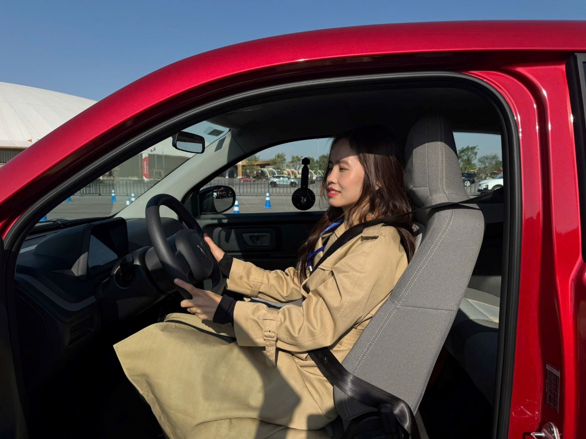 Chị Quỳnh Anh, người tham gia trải nghiệm, cho biết Minio Green giúp các chị em tự tin hơn khi di chuyển trong phố