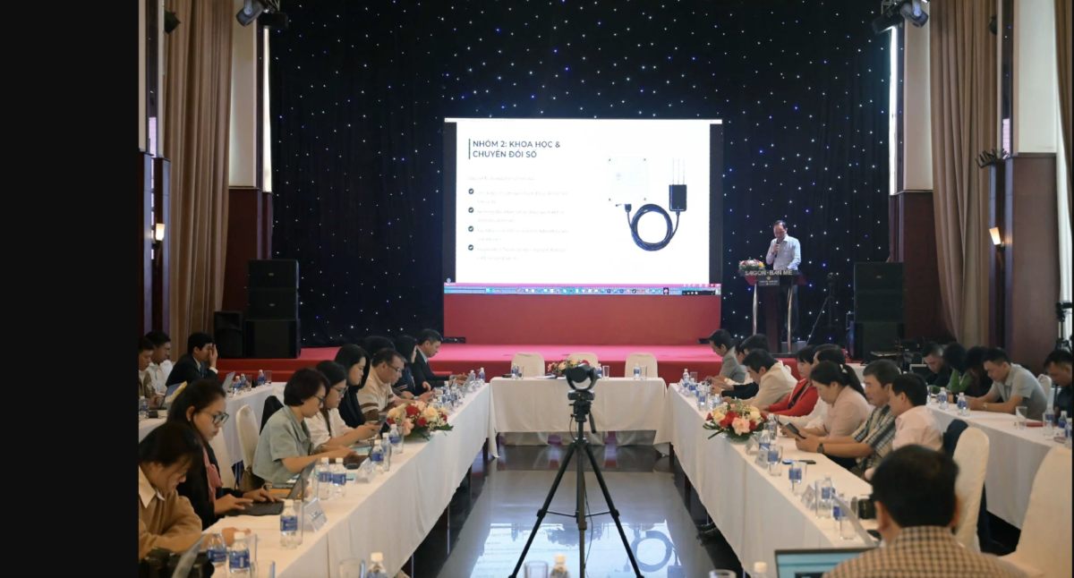 Quang cảnh diễn đàn Quang cảnh diễn đàn