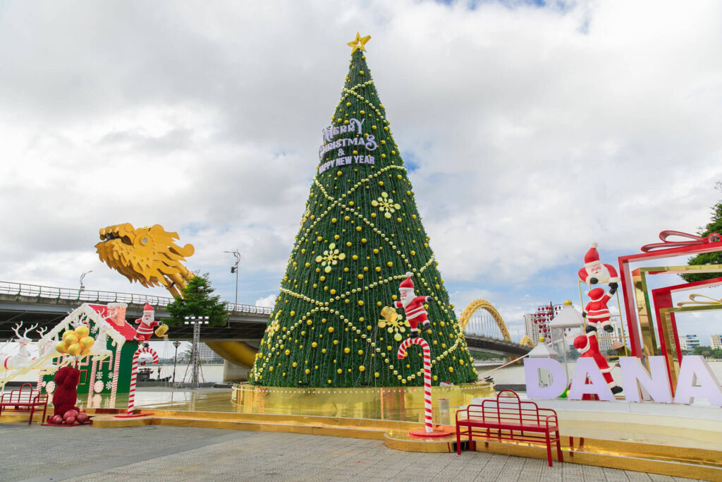Nơi giao thừa được kể bằng nghệ thuật và cảm xúc Nơi giao thừa được kể bằng nghệ thuật và cảm xúc