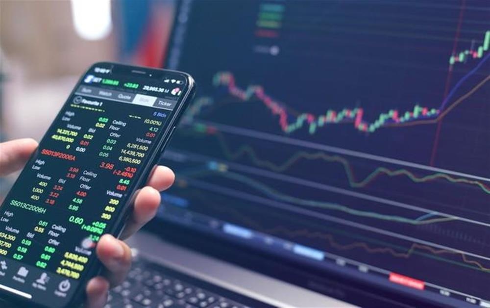 Dòng tiền quay lại bluechip, VN-Index bứt phá 12 điểm, khối ngoại mua ròng gần 1.000 tỷ đồng Dòng tiền quay lại bluechip, VN-Index bứt phá 12 điểm, khối ngoại mua ròng gần 1.000 tỷ đồng