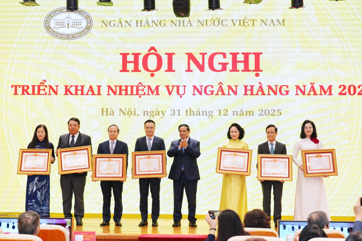 Ngành Ngân hàng đóng góp quan trọng vào thành tựu chung của đất nước trong 5 năm qua Ngành Ngân hàng đóng góp quan trọng vào thành tựu chung của đất nước trong 5 năm qua