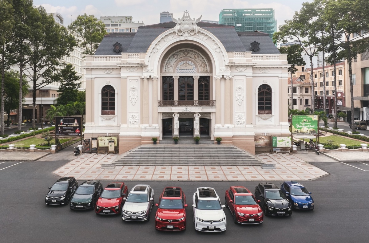 VinFast triển khai chiến dịch “Mãnh liệt vì tương lai Xanh” - Hỗ trợ toàn dân chuyển đổi sang xe điện