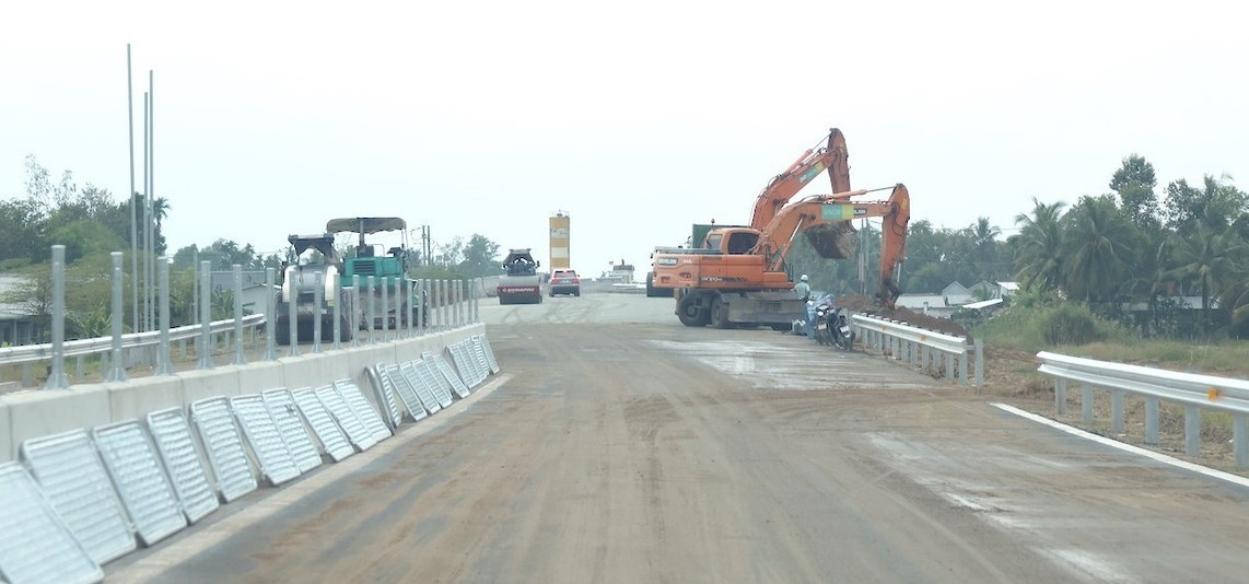 Nhiều hạng mục cao tốc Cần Thơ – Cà Mau chưa hoàn thiện Nhiều hạng mục cao tốc Cần Thơ – Cà Mau chưa hoàn thiện