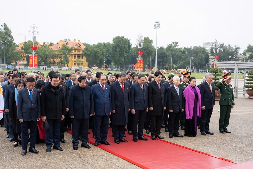 Lãnh đạo Đảng, Nhà nước và đại diện các thế hệ đại biểu Quốc hội vào Lăng viếng Chủ tịch Hồ Chí Minh Lãnh đạo Đảng, Nhà nước và đại diện các thế hệ đại biểu Quốc hội vào Lăng viếng Chủ tịch Hồ Chí Minh