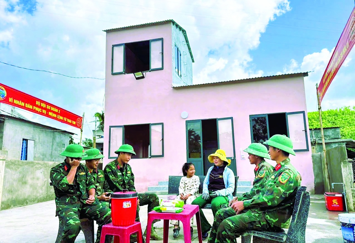 Căn nhà mới không chỉ là nơi che mưa, che nắng, mà còn là minh chứng sinh động cho tinh thần đoàn kết quân - dân