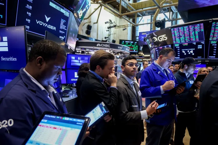 Cổ phiếu công nghệ dẫn sóng, Phố Wall liên tiếp lập đỉnh lịch sử Cổ phiếu công nghệ dẫn sóng, Phố Wall liên tiếp lập đỉnh lịch sử