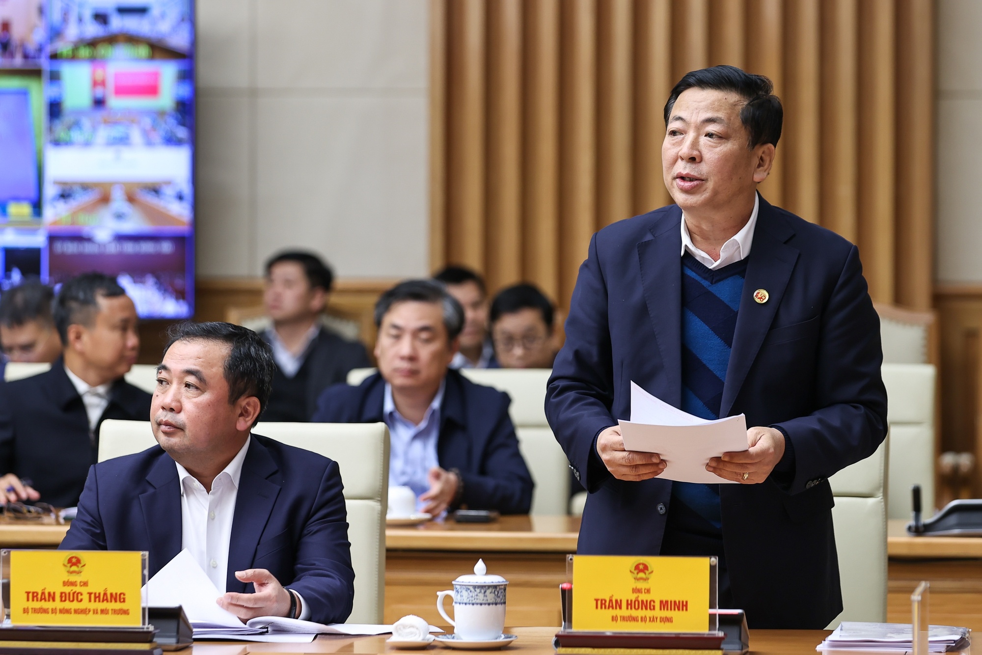 Bộ trưởng Bộ Xây dựng Trần Hồng Minh báo cáo tại phiên họp - Ảnh: VGP/Nhật Bắc Bộ trưởng Bộ Xây dựng Trần Hồng Minh báo cáo tại phiên họp - Ảnh: VGP/Nhật Bắc