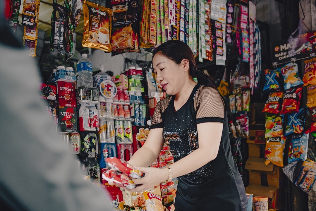 Không khí trước Tết nhộn nhịp nhưng cũng là thời điểm mang đến nhiều áp lực tài chính cho người lao động