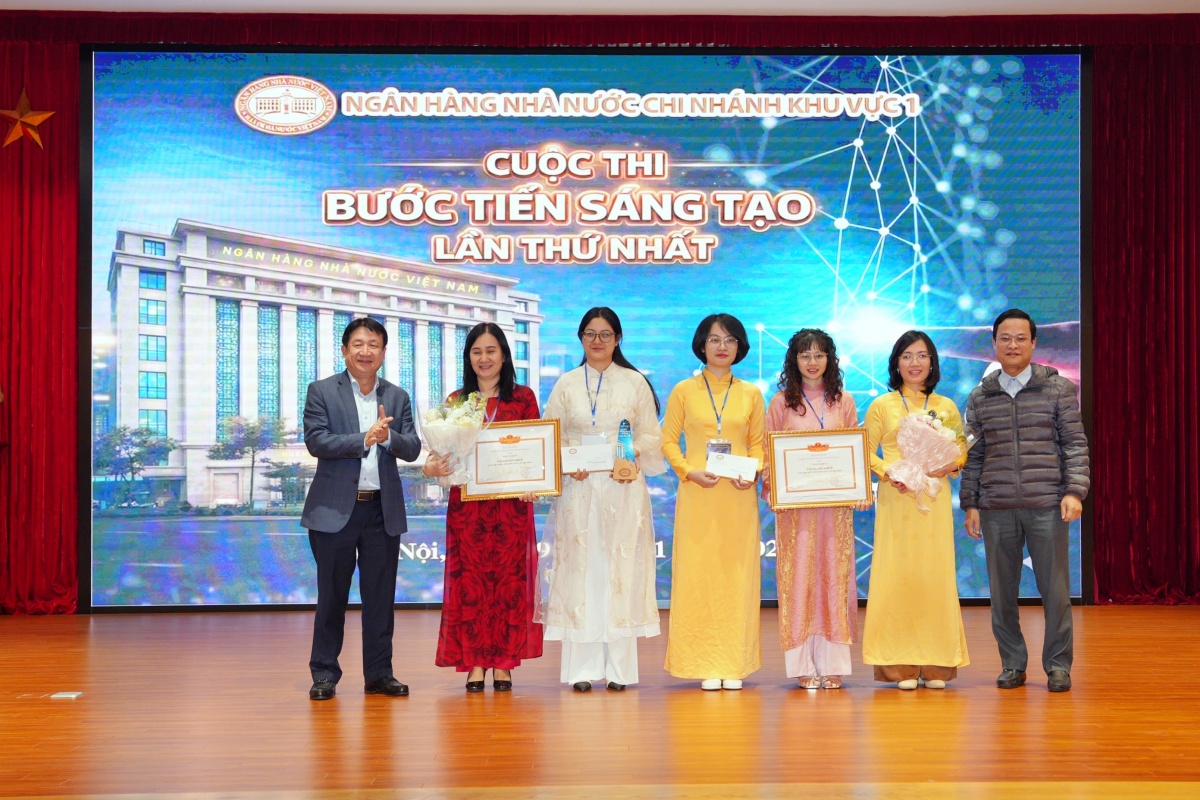 “Bước tiến sáng tạo”: Khi chuyển đổi số bắt đầu từ từng cán bộ NHNN Khu vực 1 “Bước tiến sáng tạo”: Khi chuyển đổi số bắt đầu từ từng cán bộ NHNN Khu vực 1