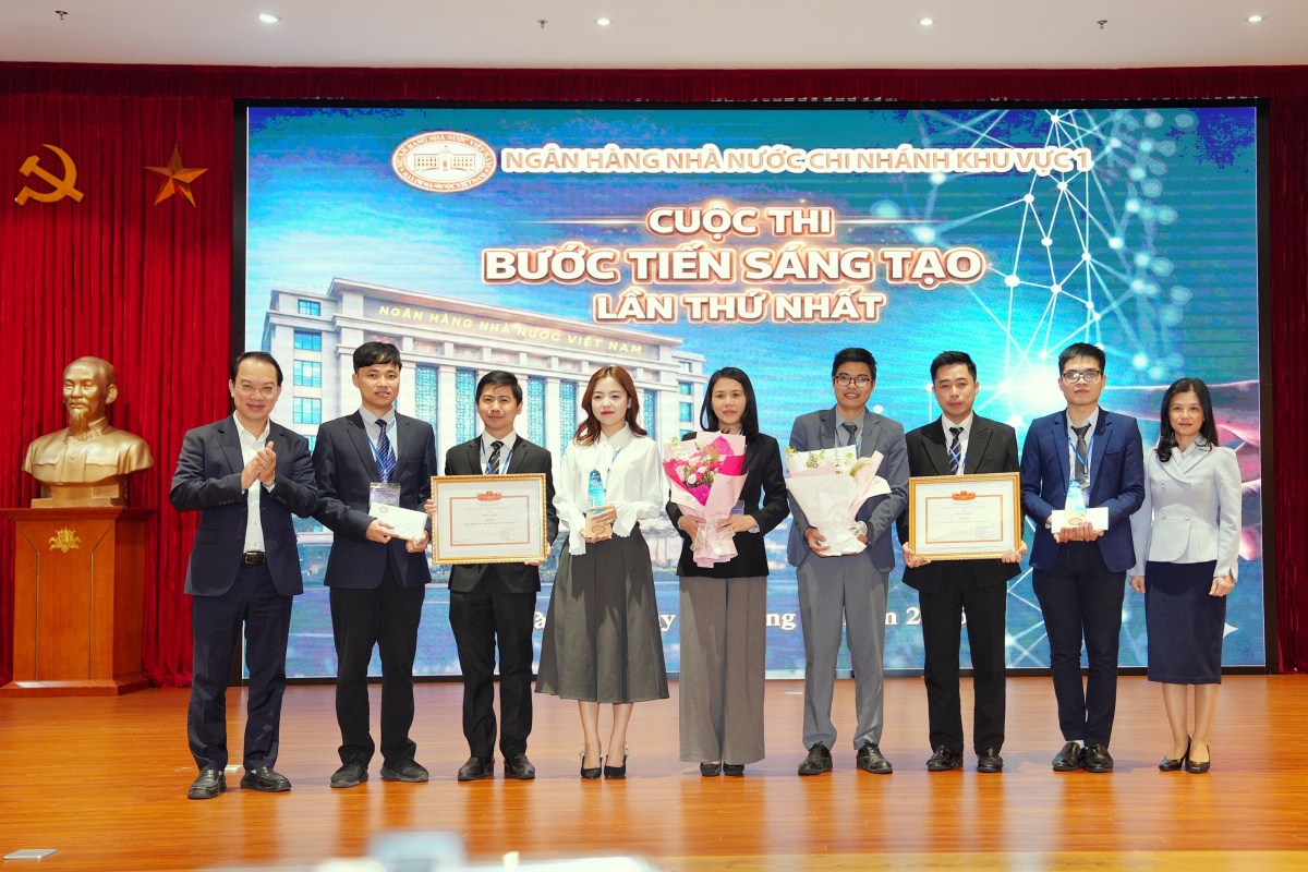 “Bước tiến sáng tạo” – khi chuyển đổi số bắt đầu từ từng cán bộ NHNN Khu vực 1 “Bước tiến sáng tạo”: Khi chuyển đổi số bắt đầu từ từng cán bộ NHNN Khu vực 1