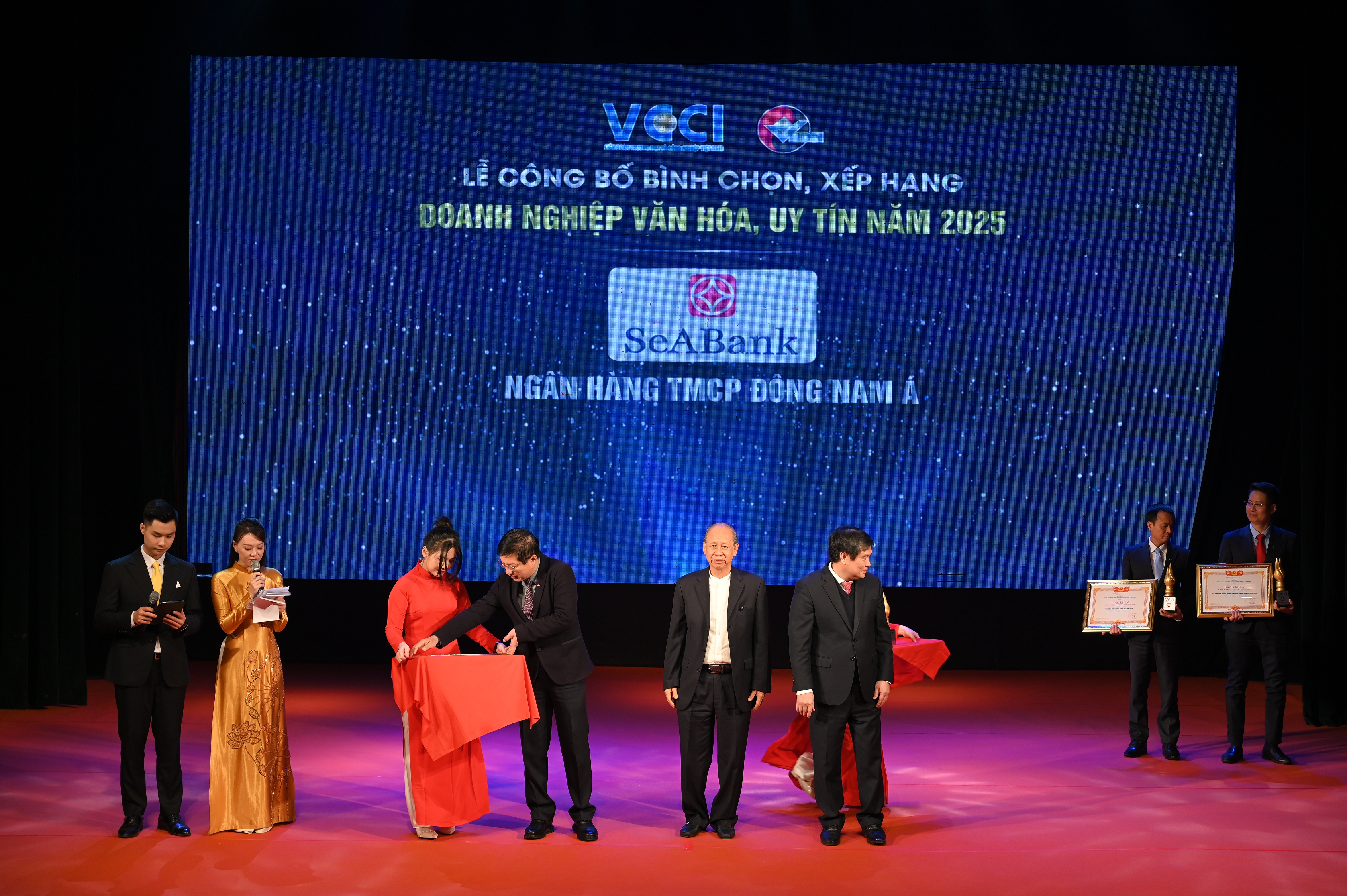 68 doanh nghiệp tiên phong kiến tạo văn hóa kinh doanh Việt 68 doanh nghiệp tiên phong kiến tạo văn hóa kinh doanh Việt