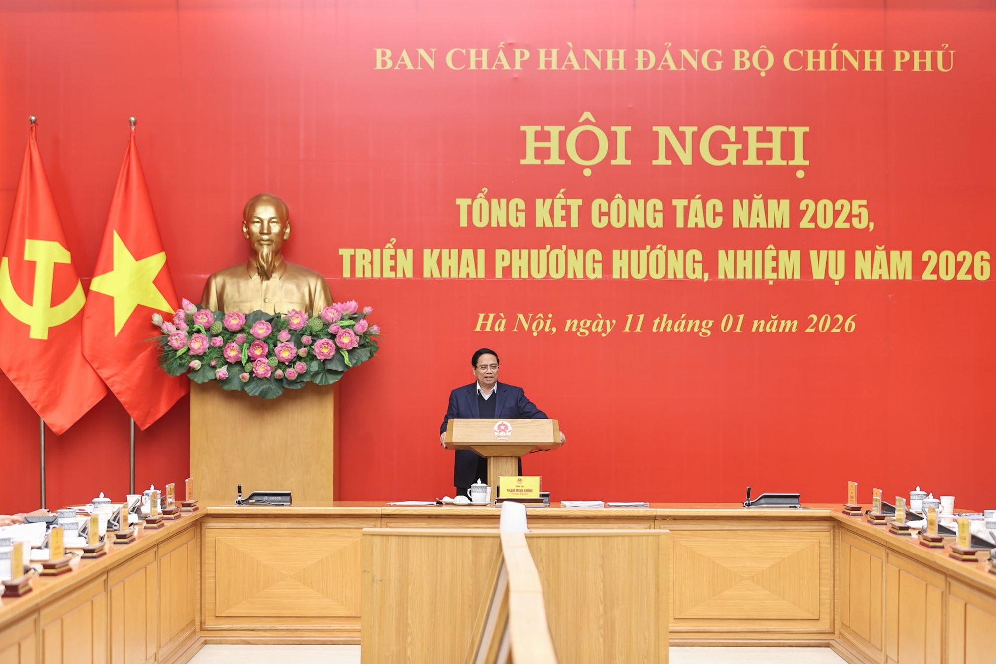 Thủ tướng nêu rõ, các cơ quan đã và đang triển khai nhiệm vụ năm 2026 trên tinh thần những nhiệm vụ trọng tâm mà Đại hội toàn quốc XIV của Đảng sẽ xác định - Ảnh: VGP/Nhật Bắc Thủ tướng nêu rõ, các cơ quan đã và đang triển khai nhiệm vụ năm 2026 trên tinh thần những nhiệm vụ trọng tâm mà Đại hội toàn quốc XIV của Đảng sẽ xác định - Ảnh: VGP/Nhật Bắc