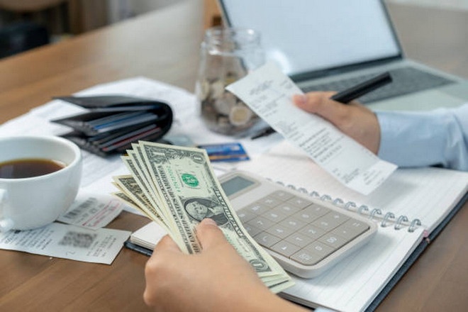 Không tằn tiện, không phung phí: Cách người tiêu dùng chi tiền năm 2026