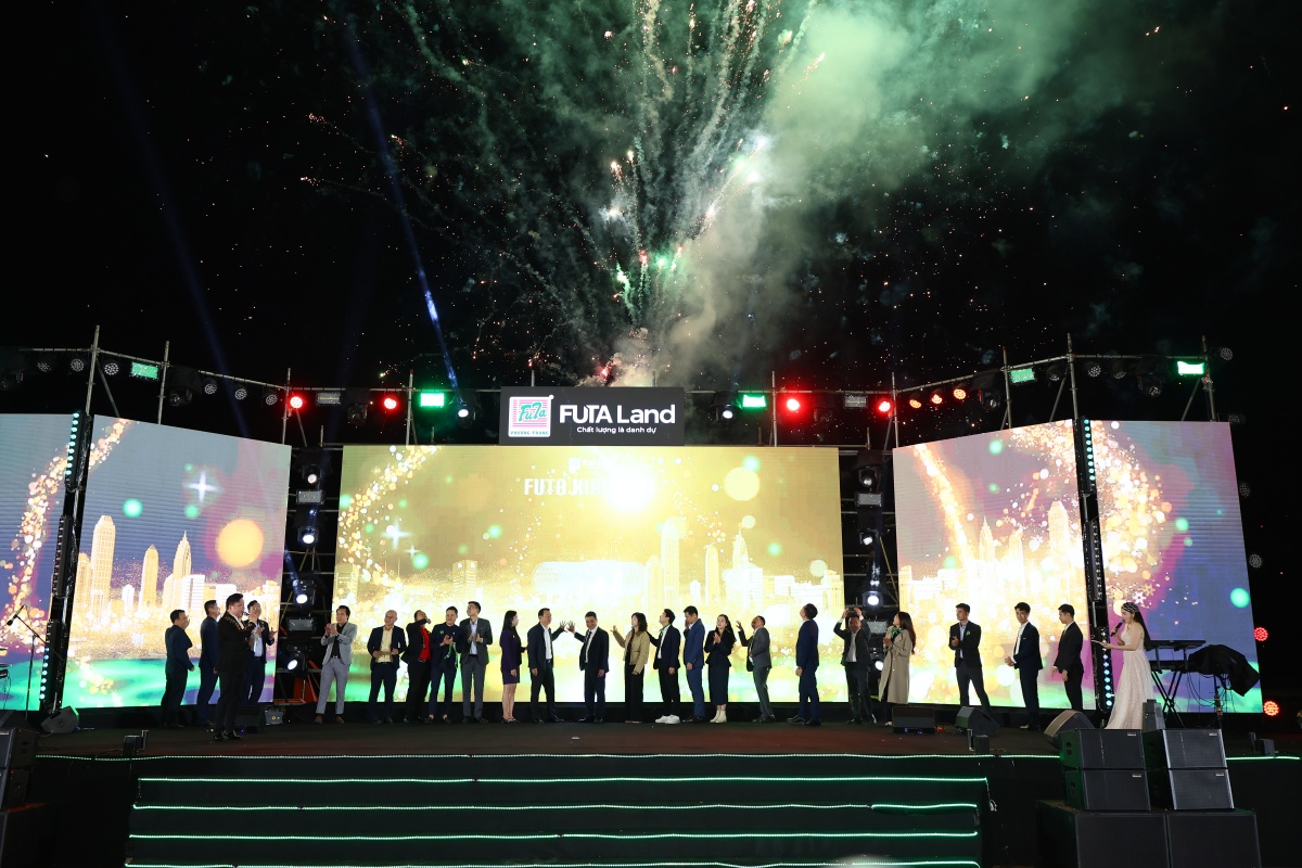 Lễ ra quân dự án FUTA Kim Phát được tổ chức bên biển tại Quảng trường Công viên Biển Đông