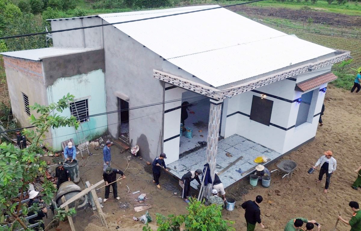 Chiến dịch Quang Trung - Thắp sáng niềm tin cho đồng bào vùng bão lũ