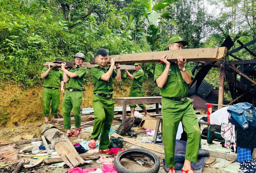 Chiến dịch Quang Trung - Thắp sáng niềm tin cho đồng bào vùng bão lũ