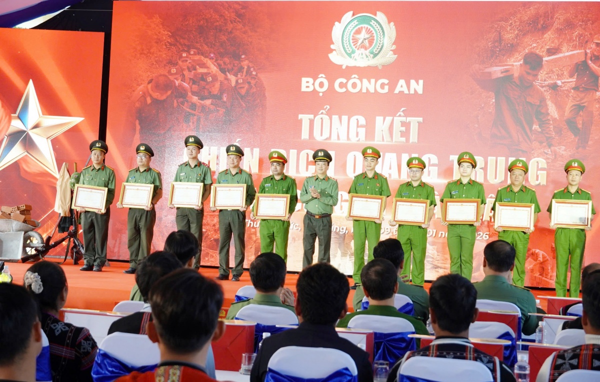 Chiến dịch Quang Trung - Thắp sáng niềm tin cho đồng bào vùng bão lũ